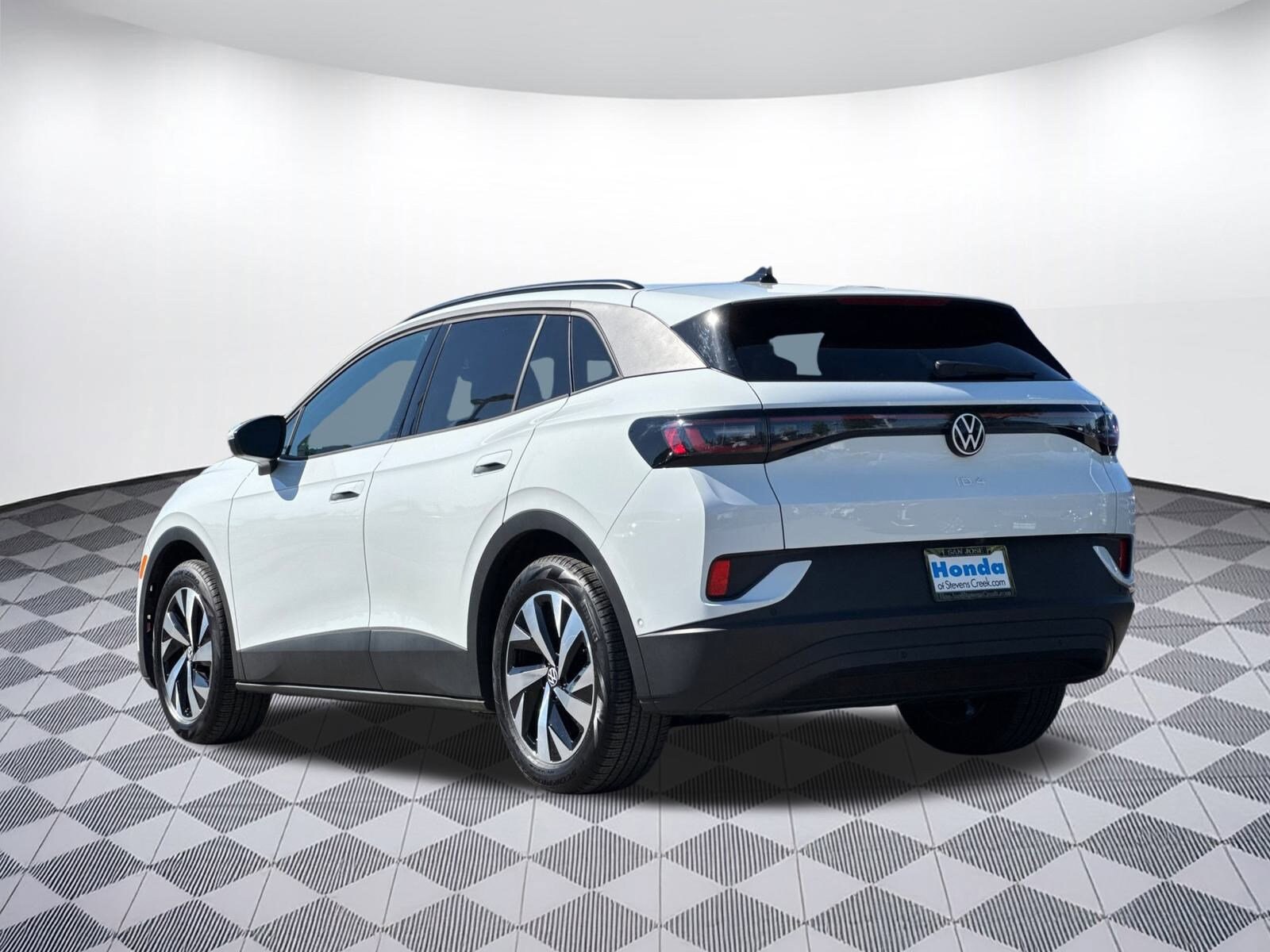 2024 Volkswagen ID.4 Standard photo 3