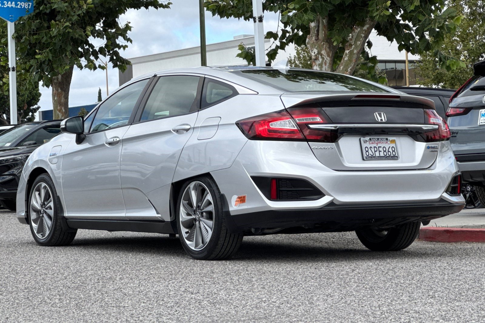 2020 Honda Clarity Plug-In Hybrid Touring photo 2