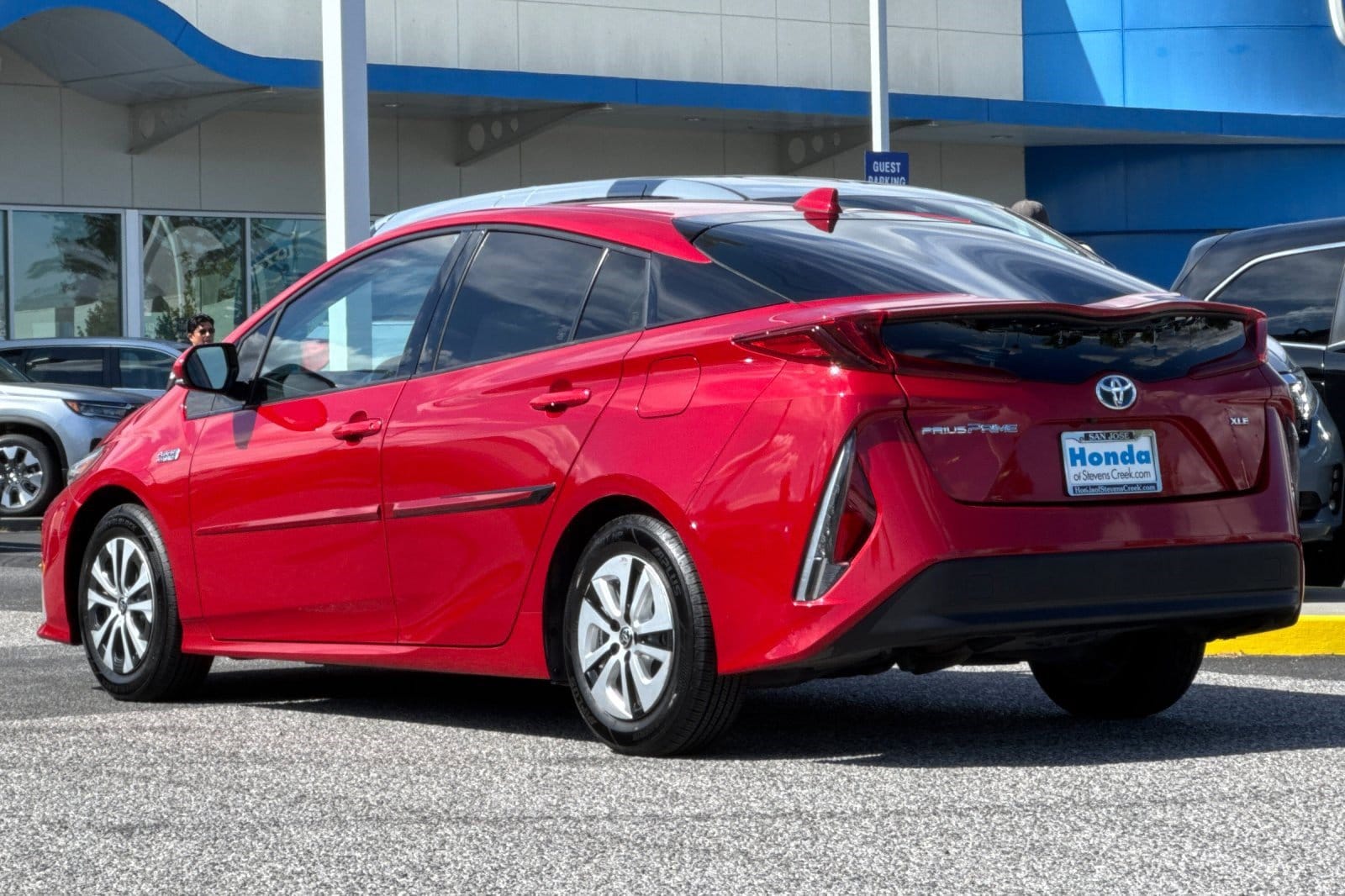 2020 Toyota Prius Prime LE photo 2