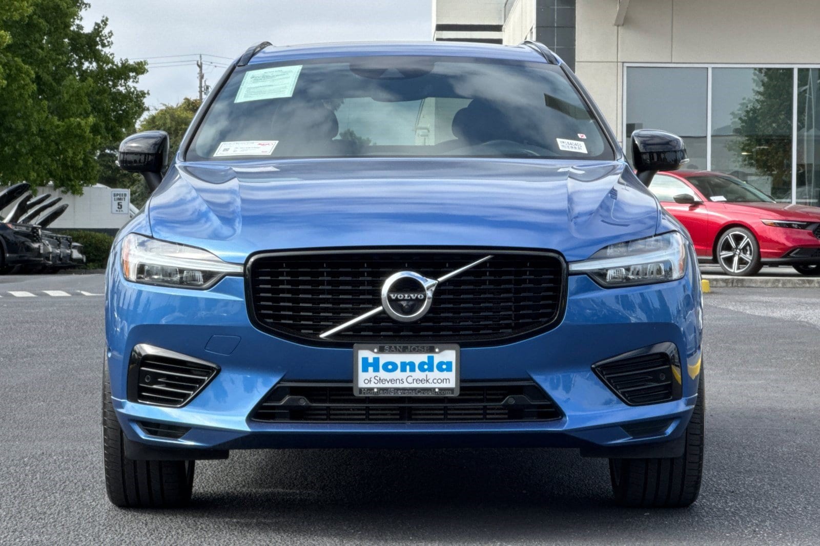 XC60 Recharge Plug-In Hybrid T8 R-Design SUV