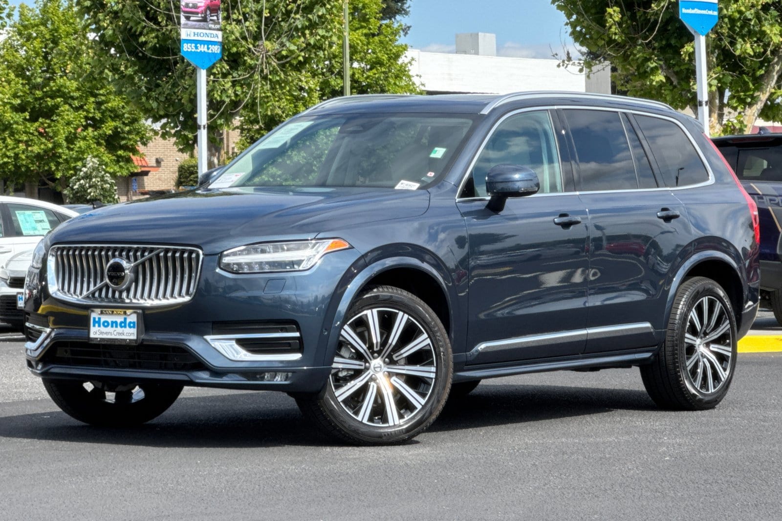 2023 Volvo XC90 B5 Plus 4WD's photo
