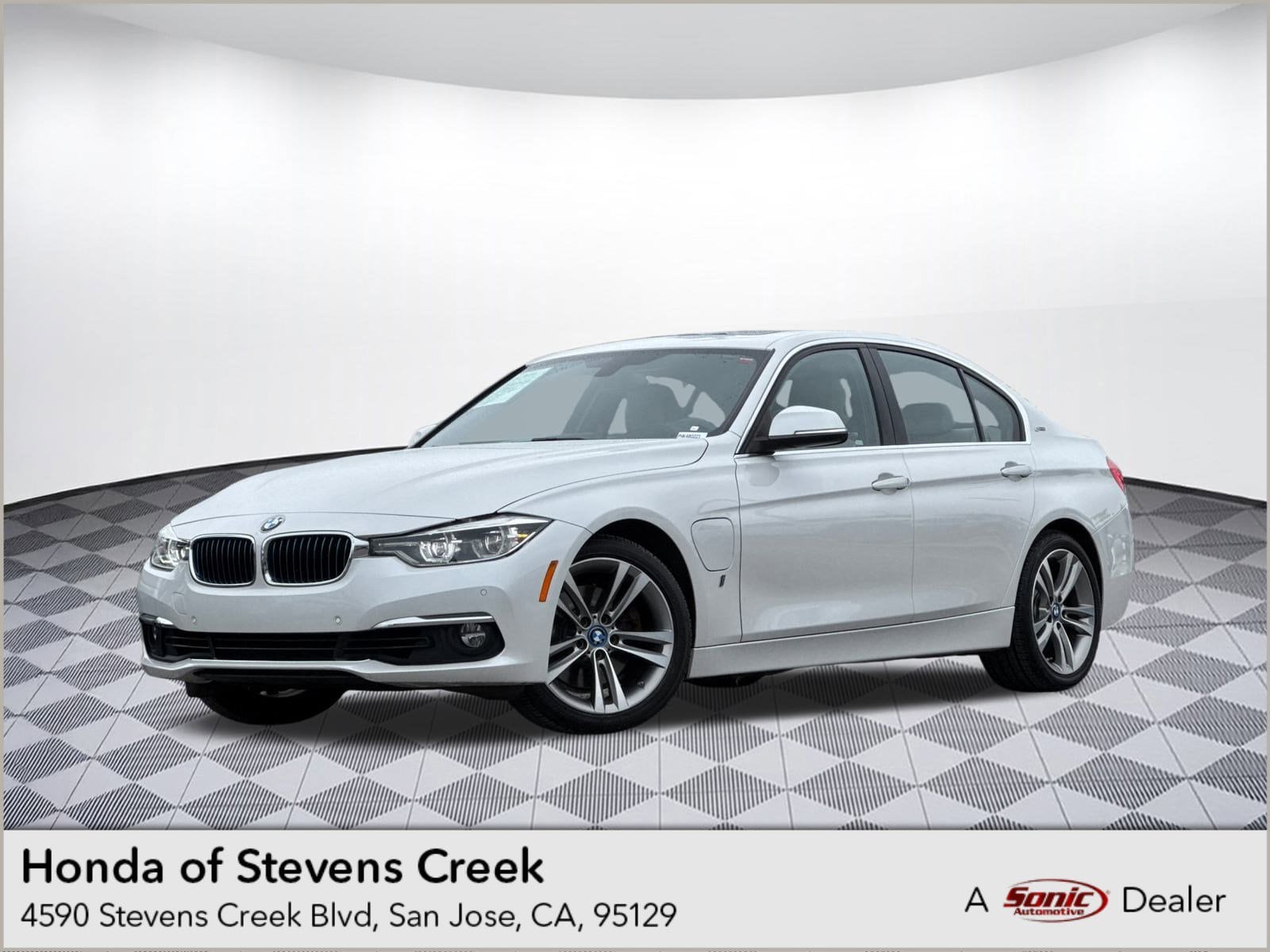 2017 BMW 330e Sedan 