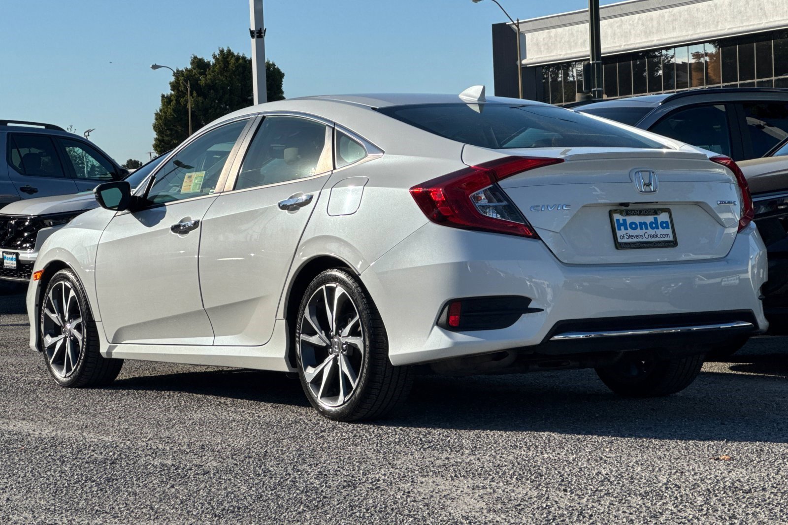 2019 Honda Civic Touring photo 4