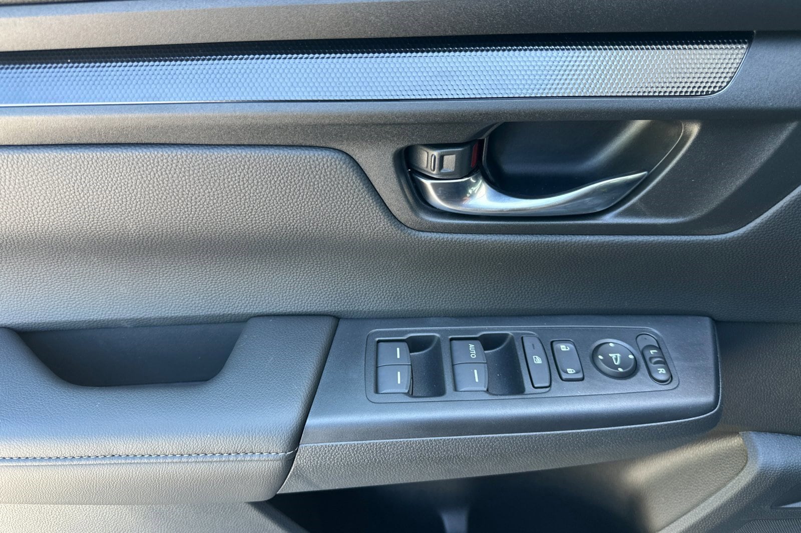 2026 Honda CR-V LX - Photo 26