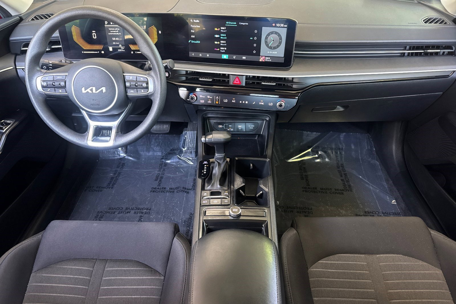 2025 Kia K5 LXS - Photo 27