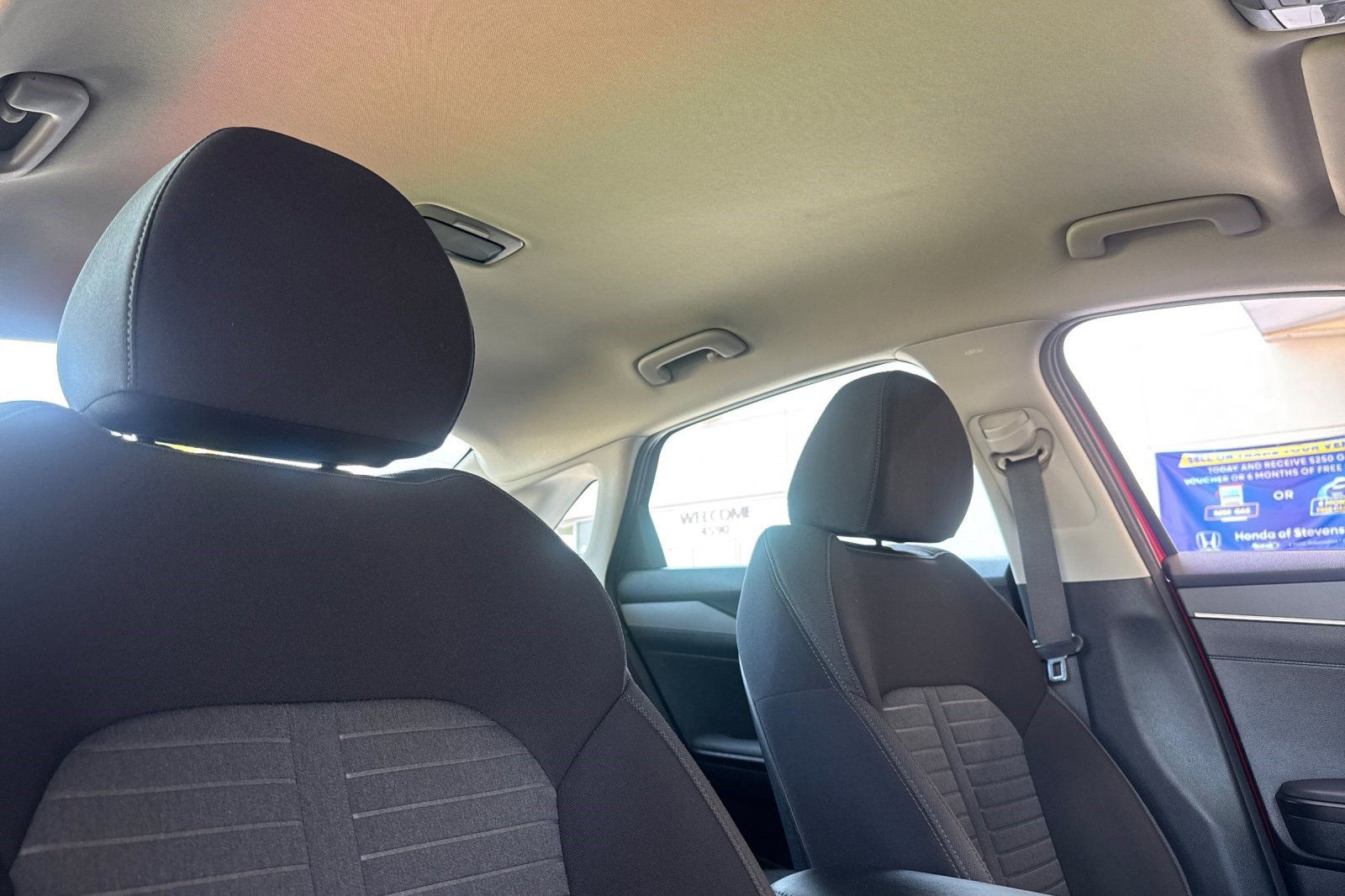 2025 Kia K5 LXS - Photo 25