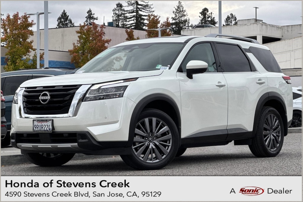Used 2024 Nissan Pathfinder SL SUV