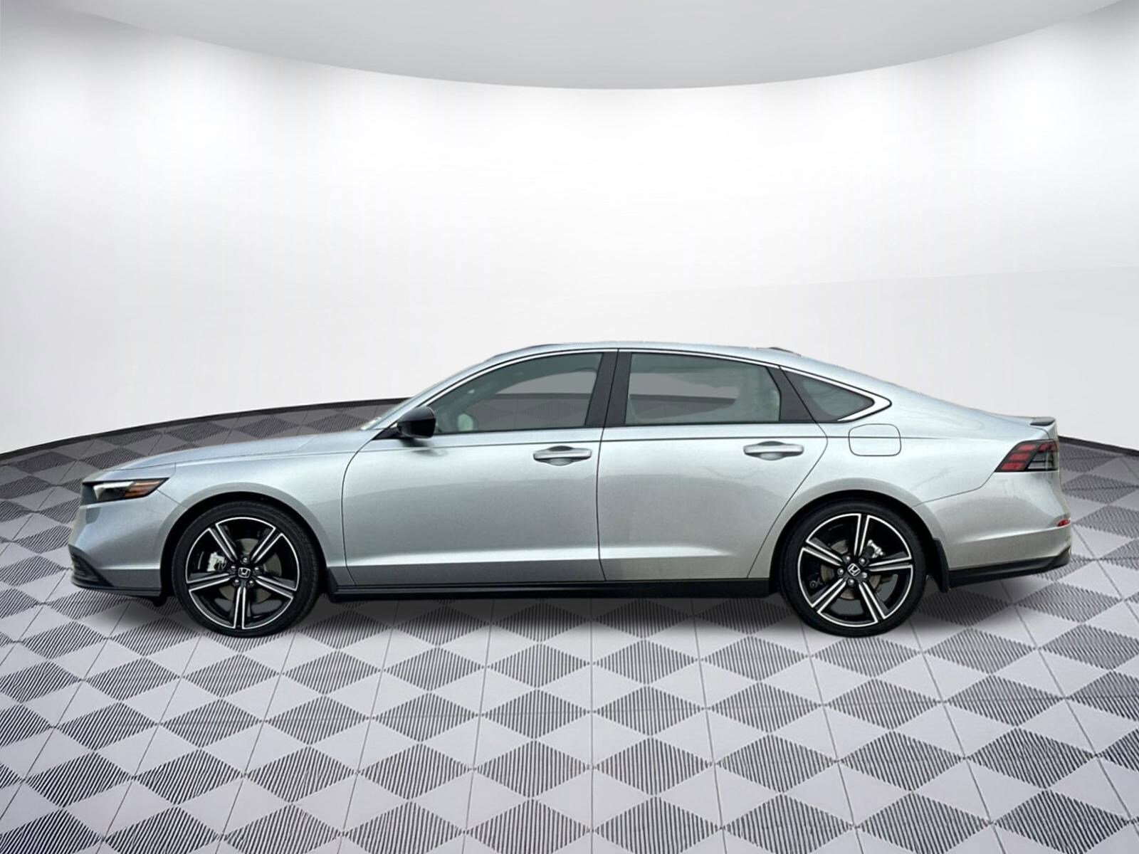 2025 Honda Accord Hybrid Sport photo 2