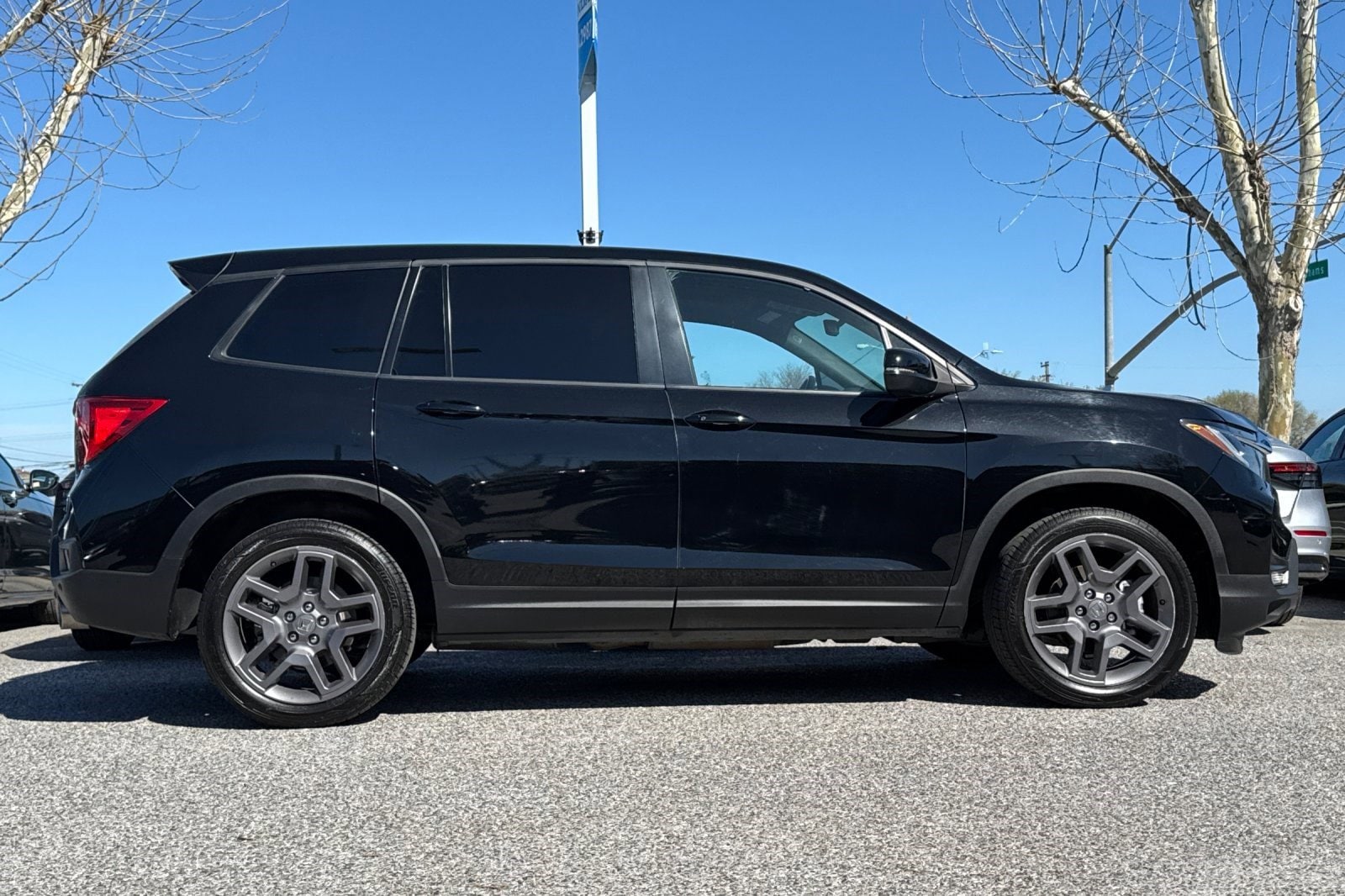 2022 Honda Passport EX-L FWD photo 6