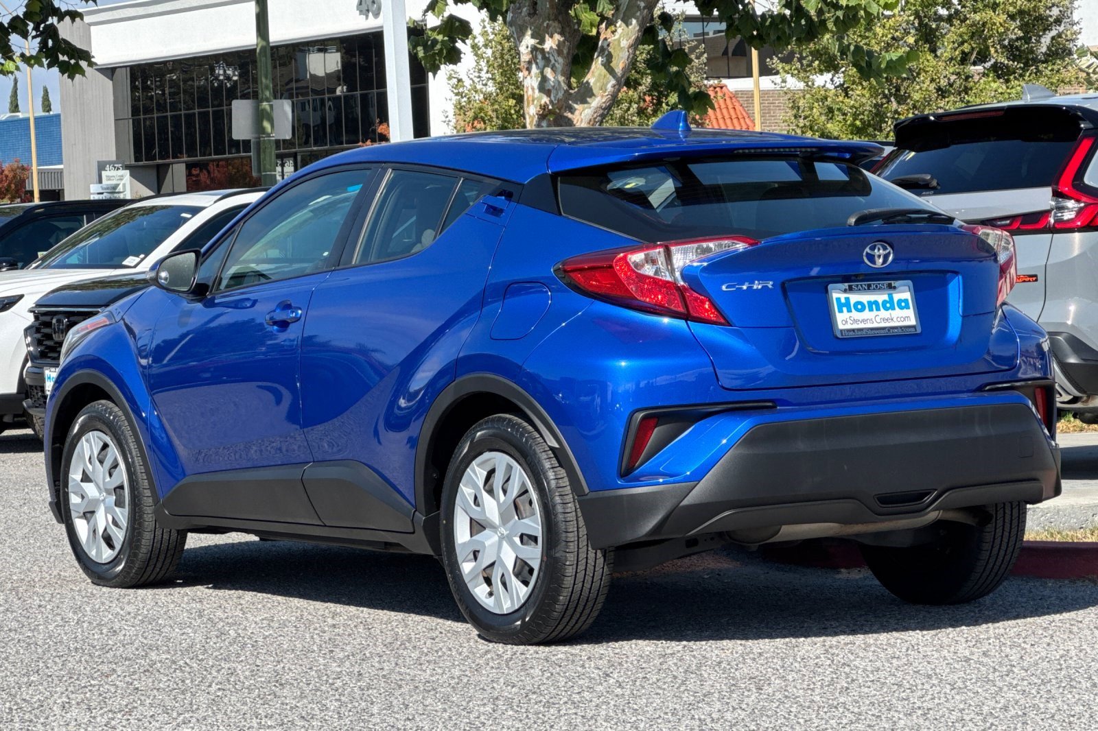 2020 Toyota C-HR LE photo 3
