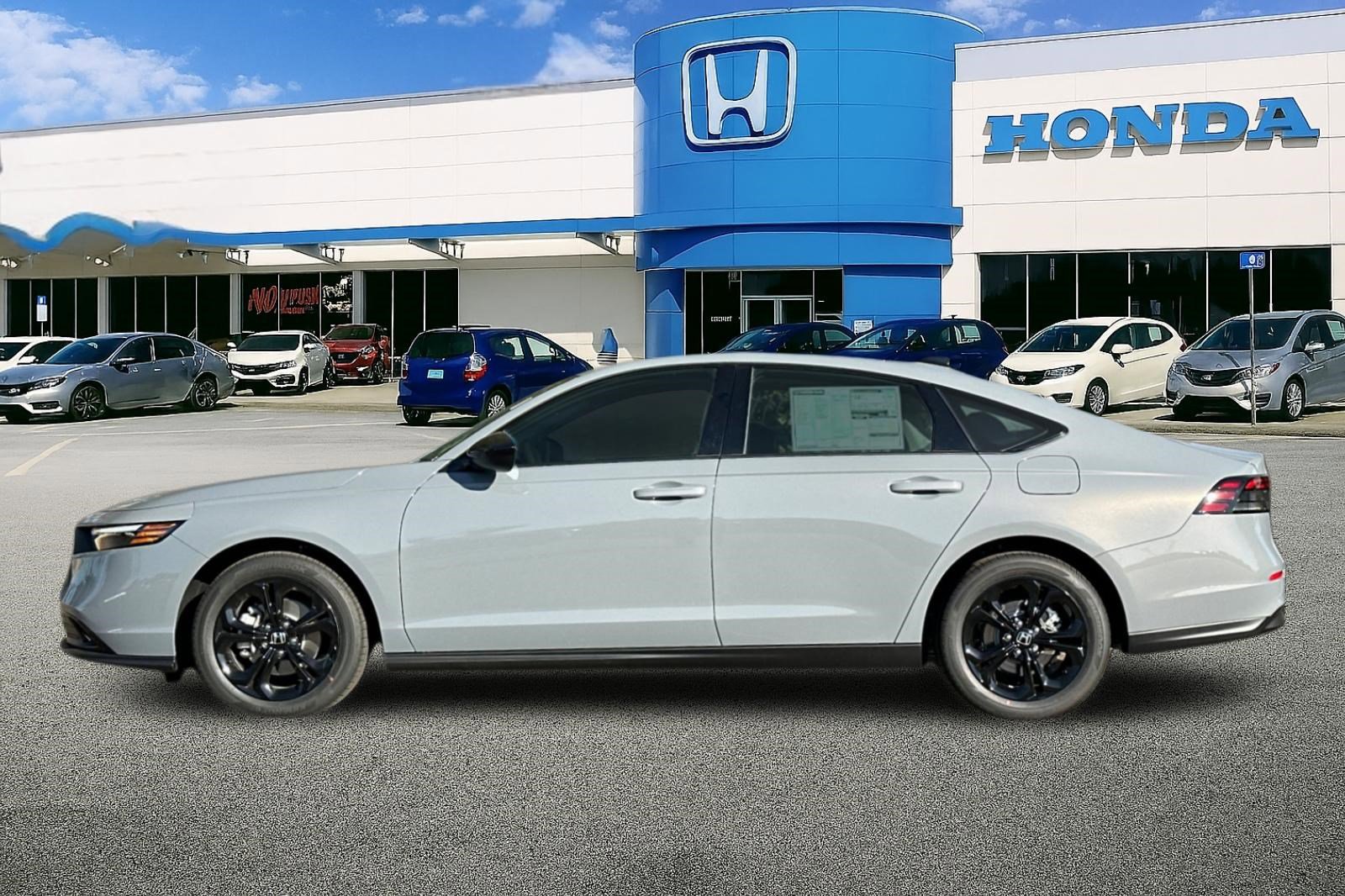 2025 Honda Accord SE photo 2