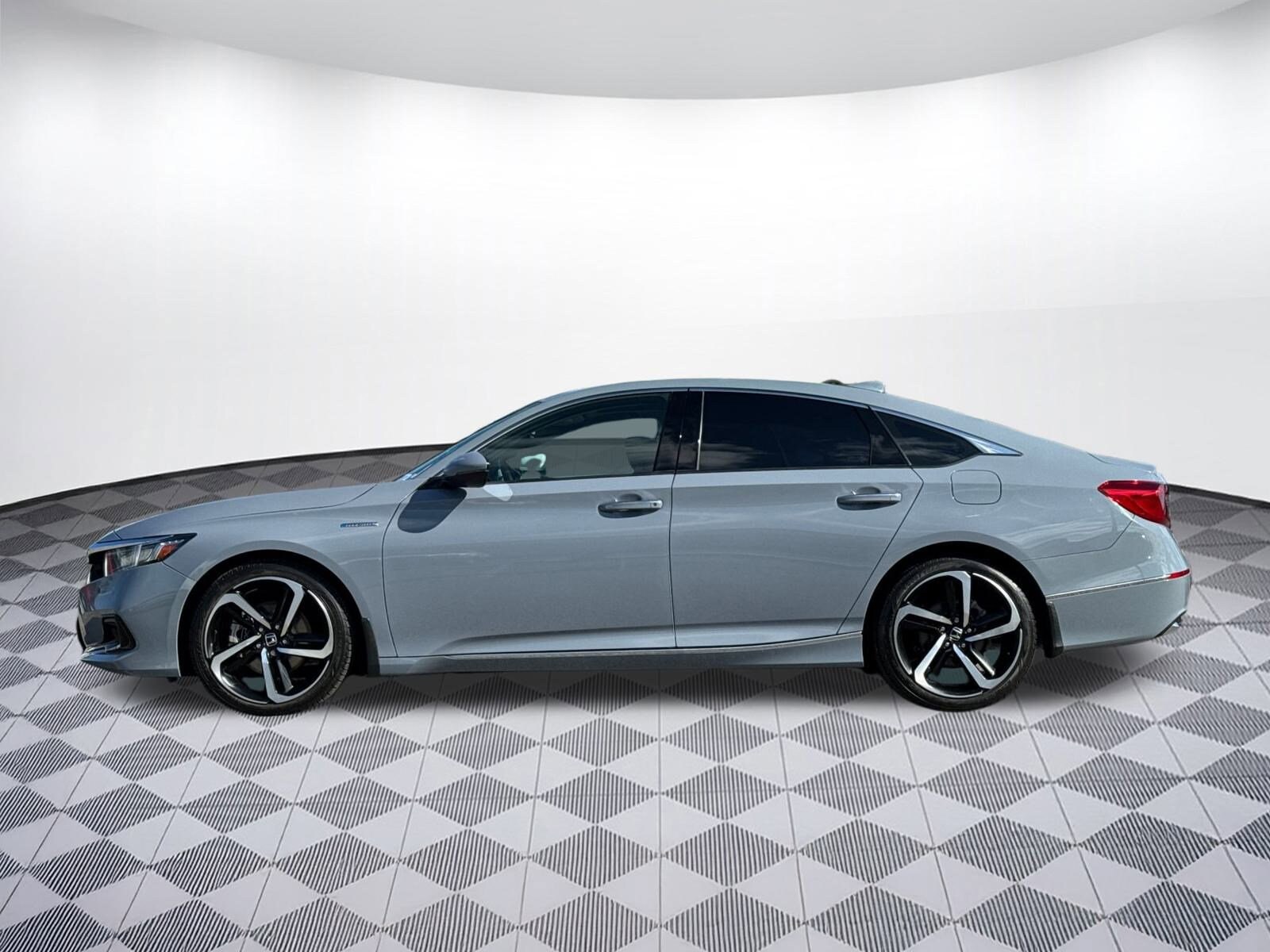 2022 Honda Accord Hybrid Touring photo 2