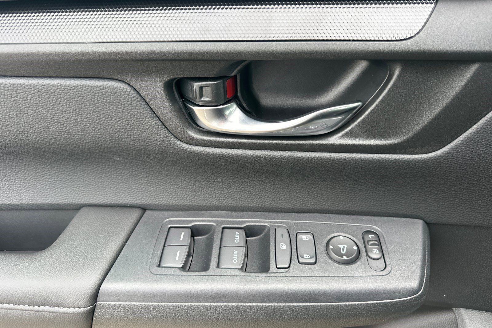 2026 Honda CR-V EX photo 4
