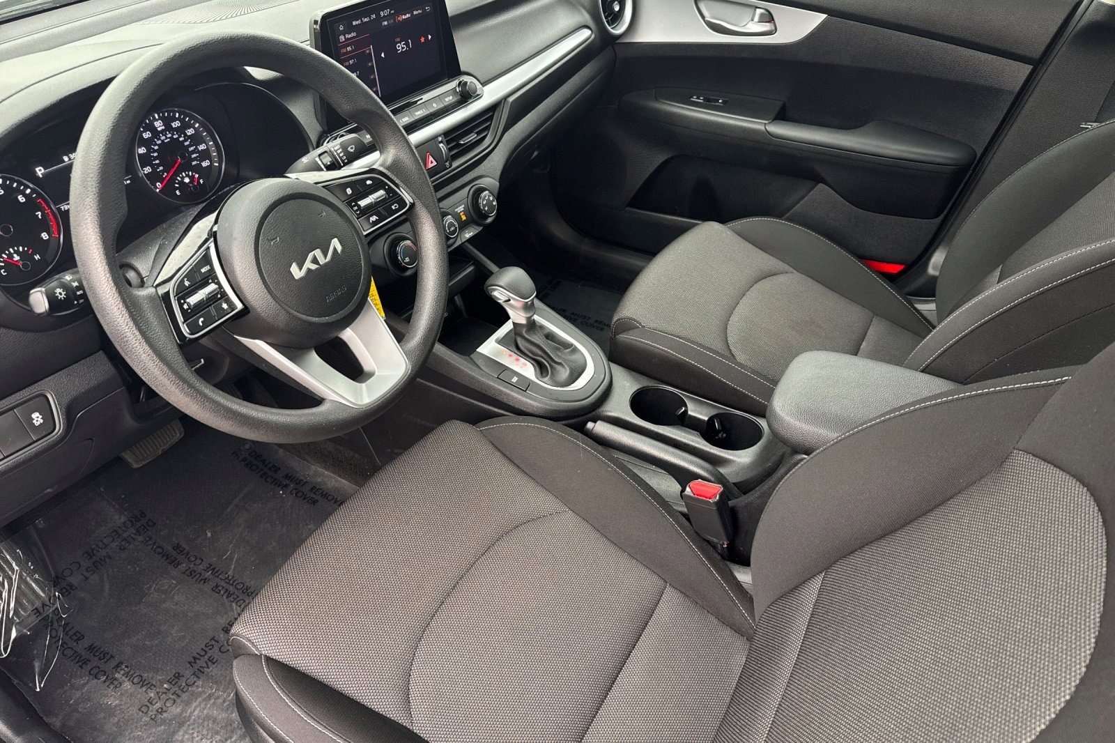 2024 Kia Forte LXS photo 4