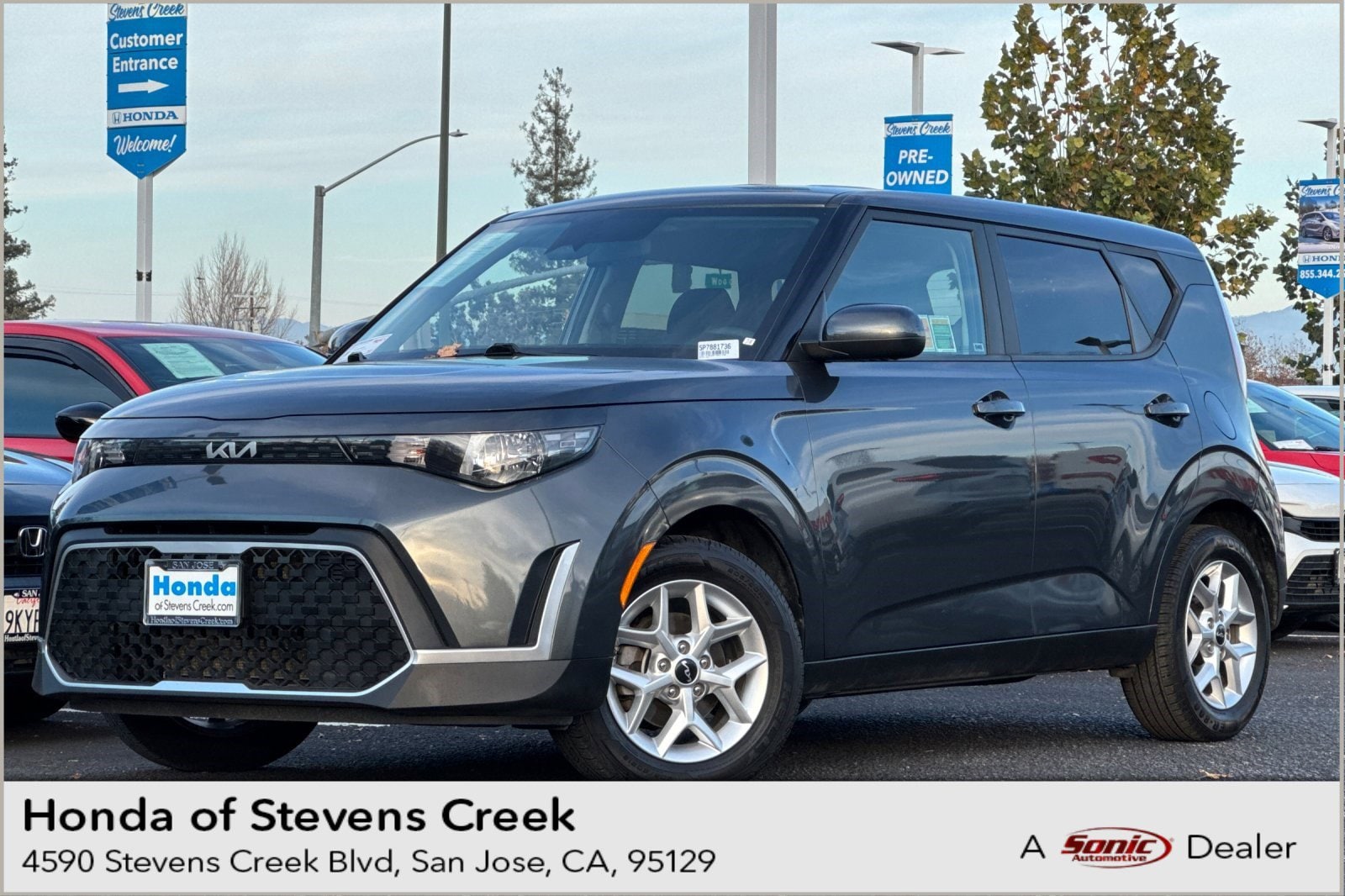 2023 Kia Soul LX's photo