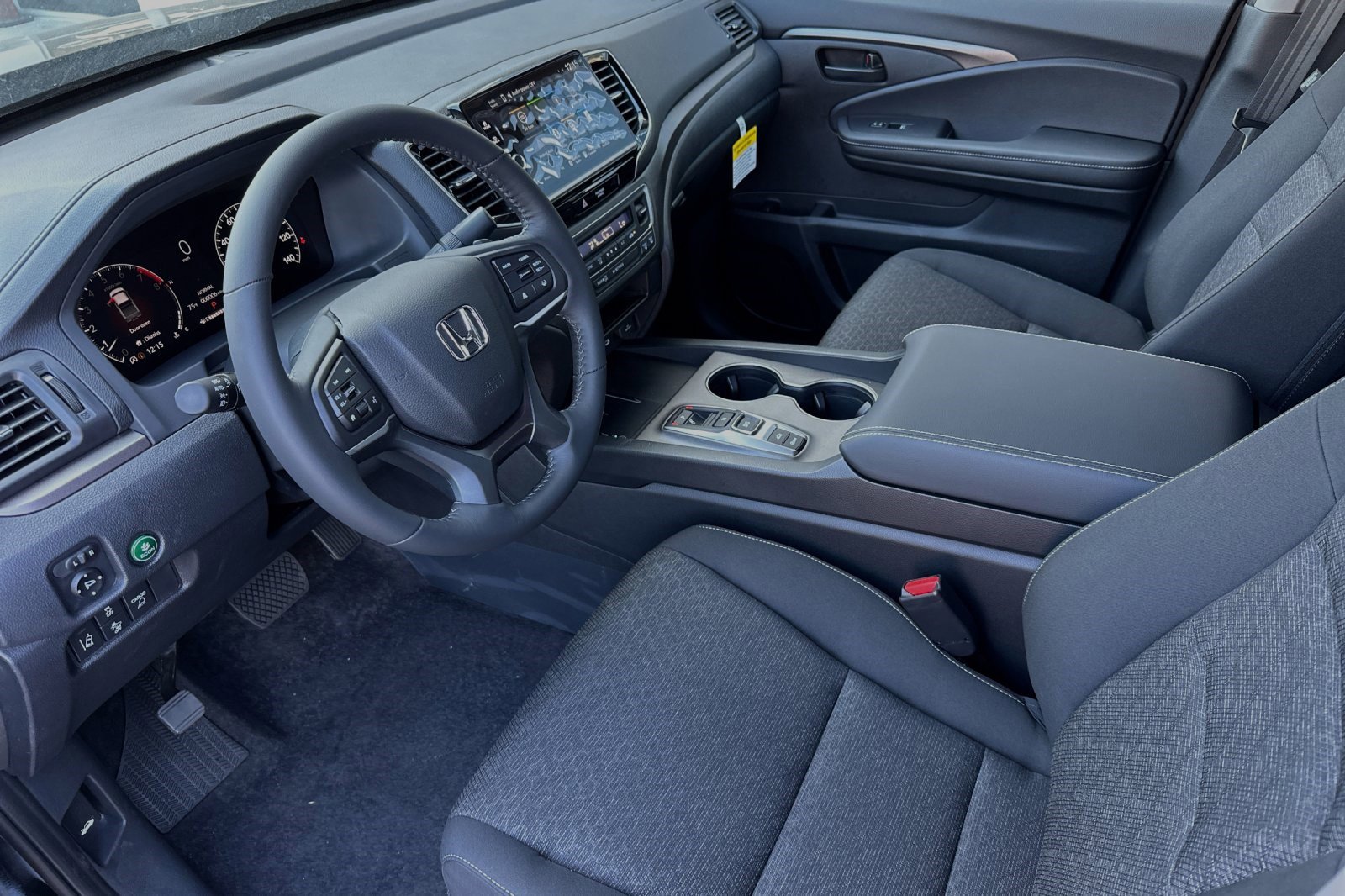 2025 Honda Ridgeline Sport photo 2