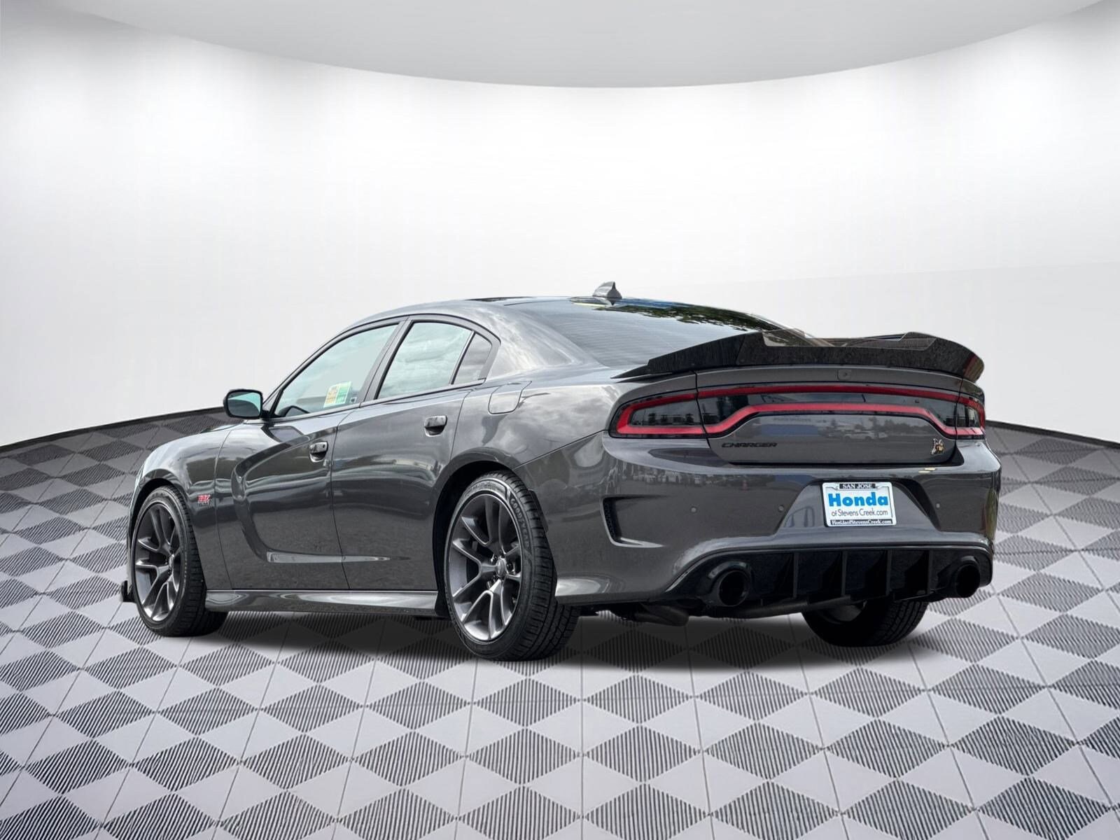 2023 Dodge Charger Scat Pack photo 2