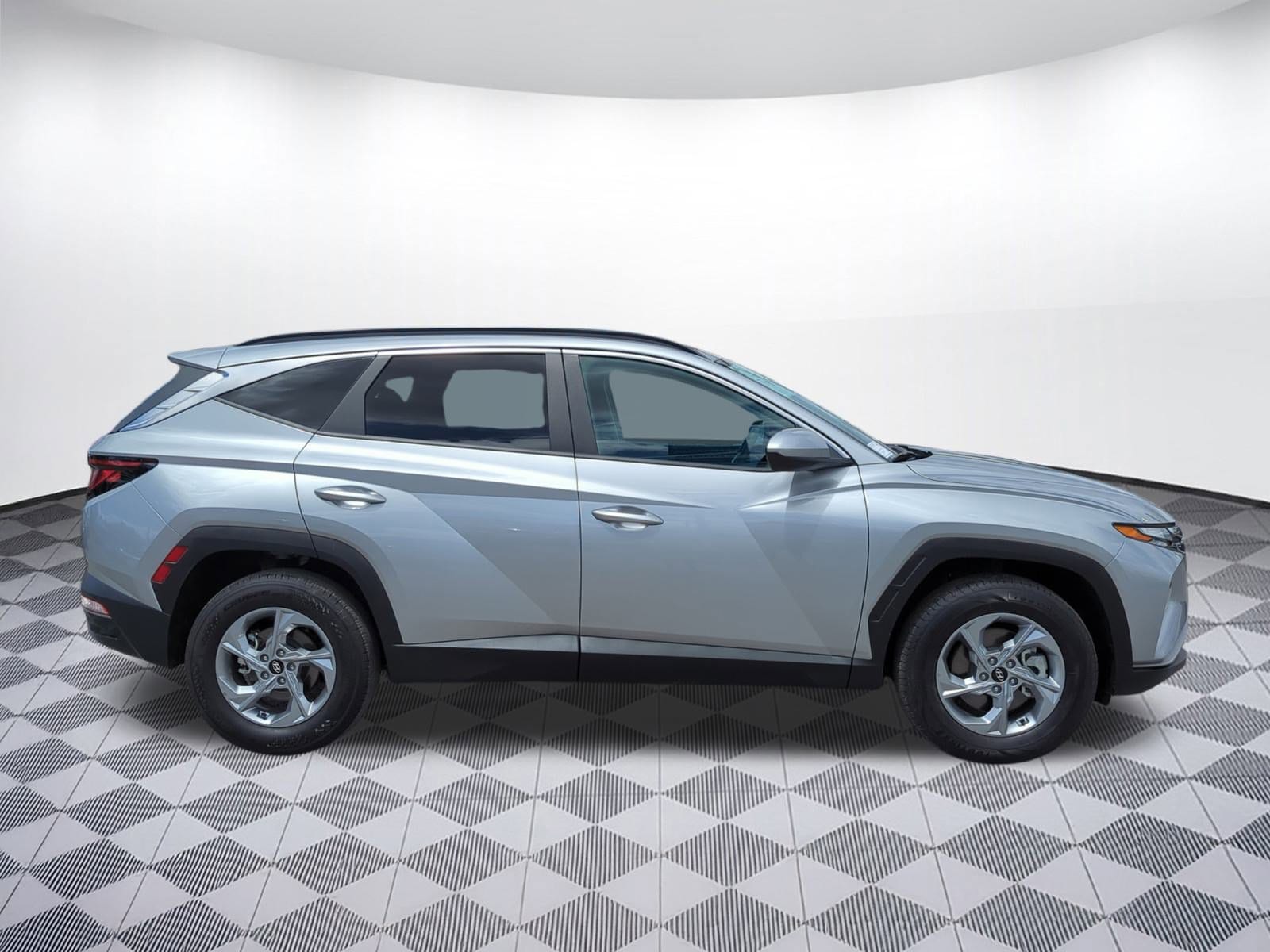 Used 2024 Hyundai Tucson SEL with VIN 5NMJBCDE6RH325240 for sale in San Jose, CA