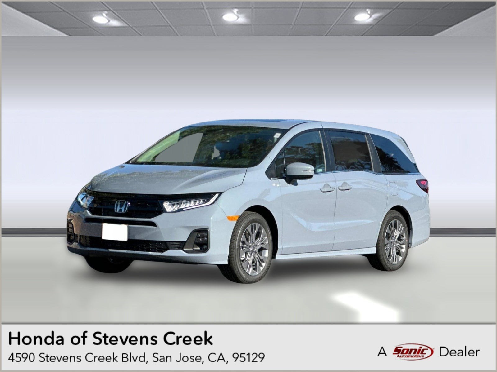 2026 Honda Odyssey Touring's photo
