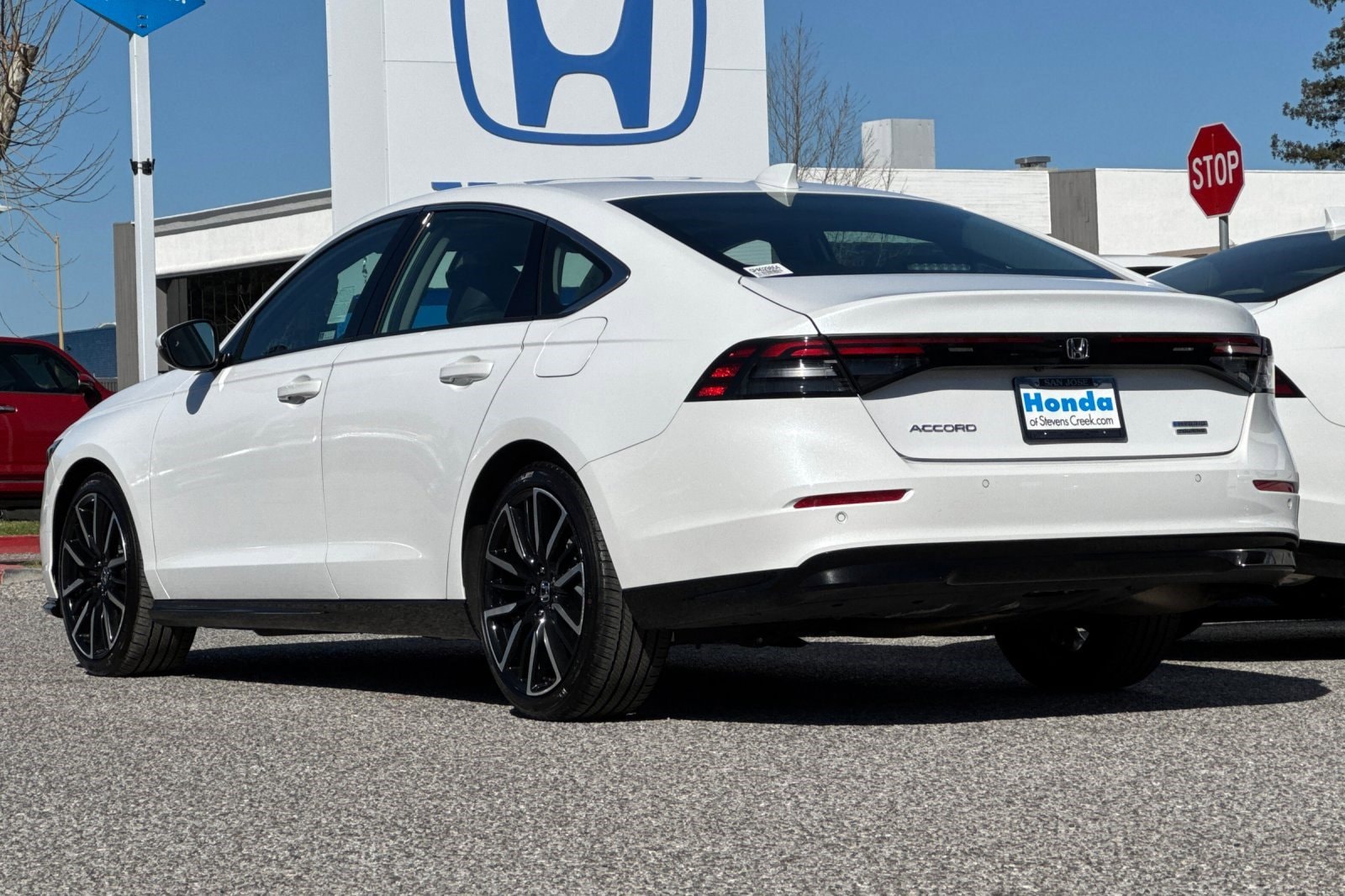 2023 Honda Accord Hybrid Touring w/BSI photo 2