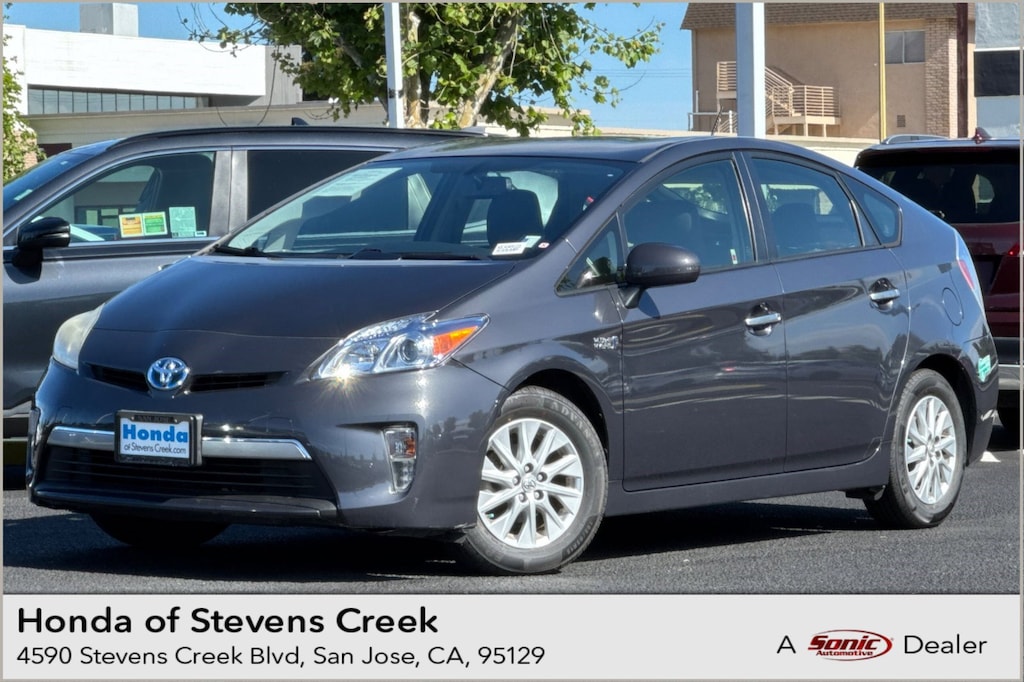 Used 2014 Toyota Prius Plug-in Advance Hatchback