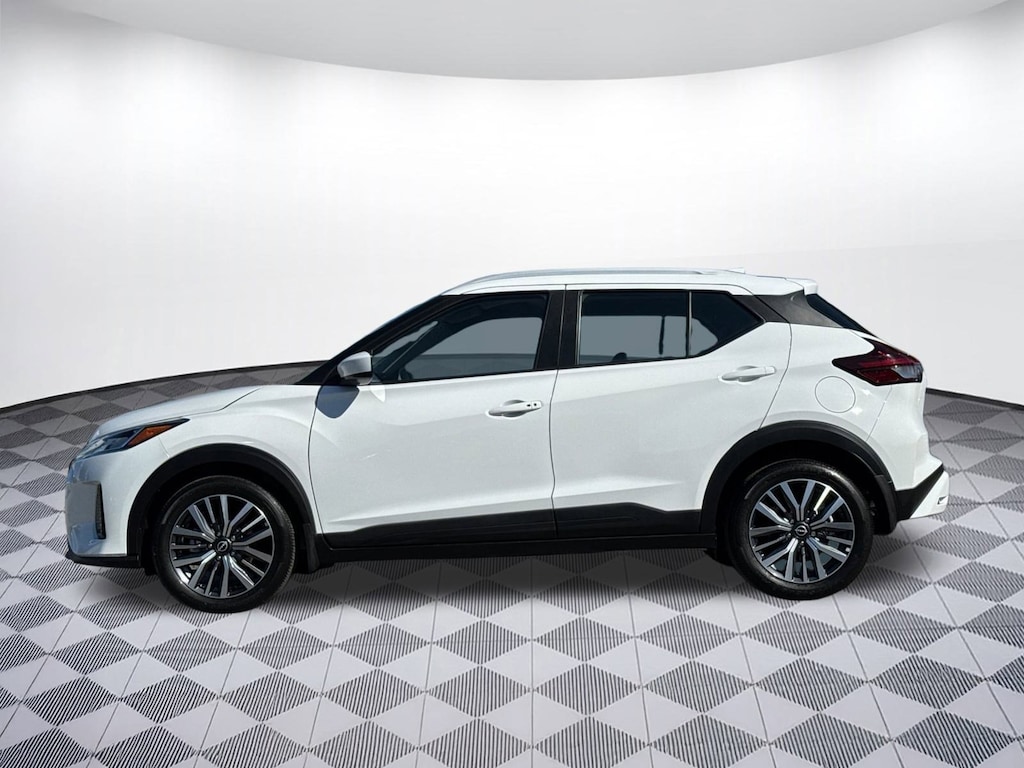 Used 2024 Nissan Kicks SV SUV