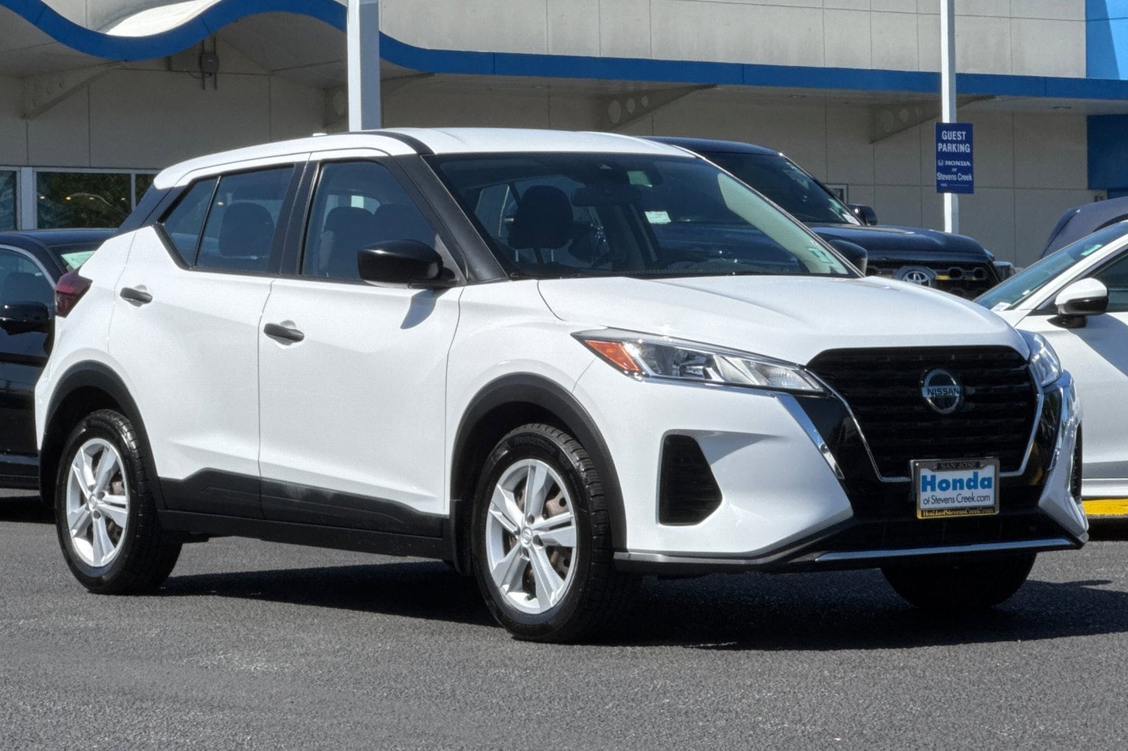 Kicks S SUV