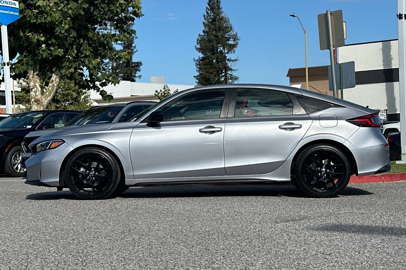 2025 Honda Civic Sport Hatchback photo 2