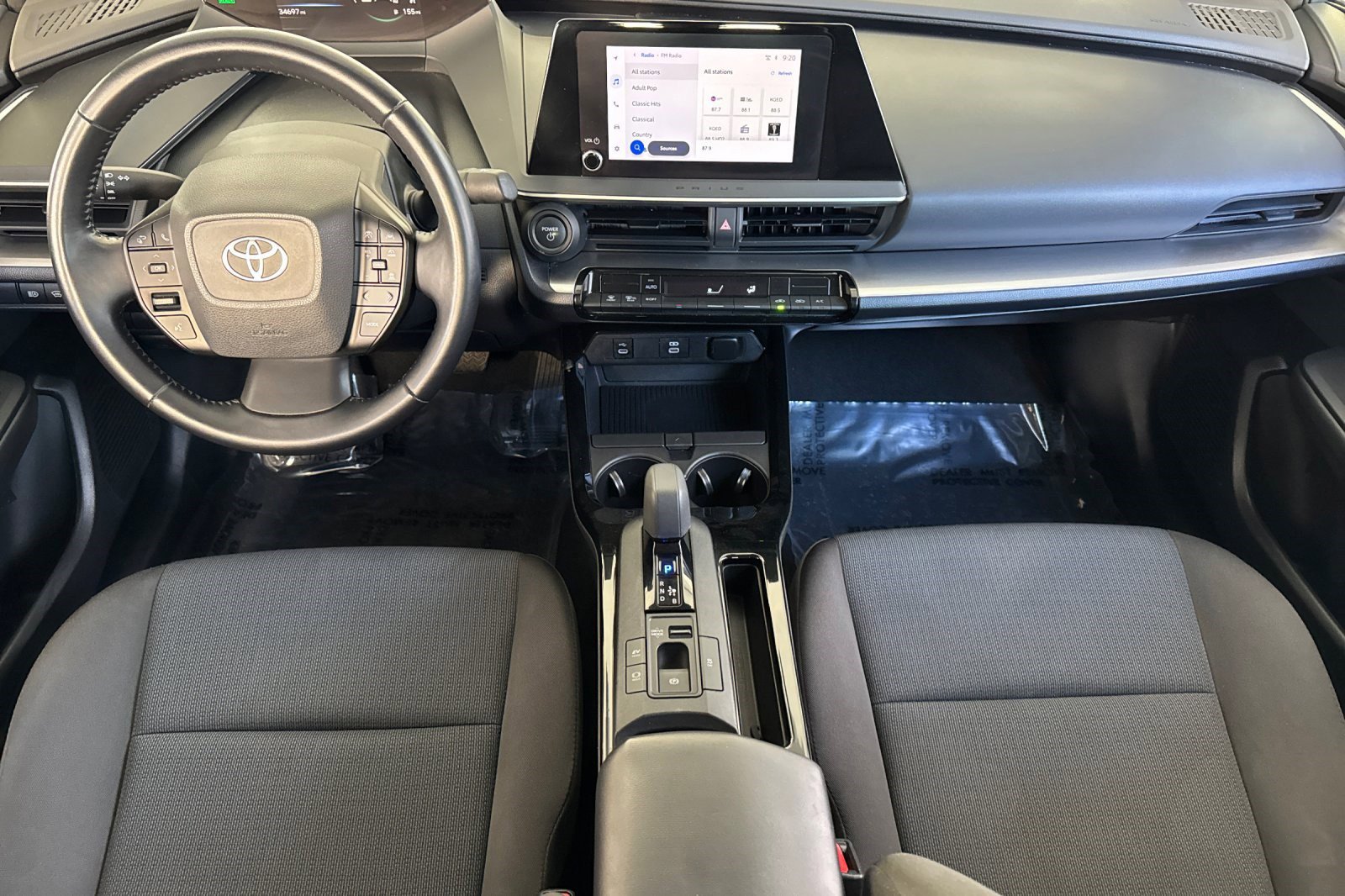 2024 Toyota Prius LE - Photo 15