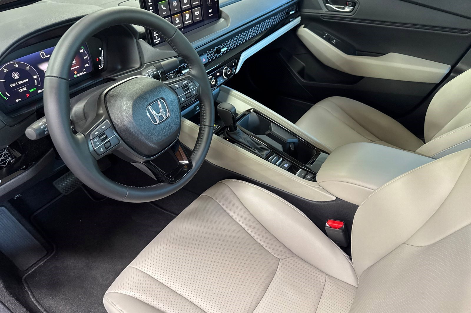 2025 Honda Accord Hybrid EX-L photo 4