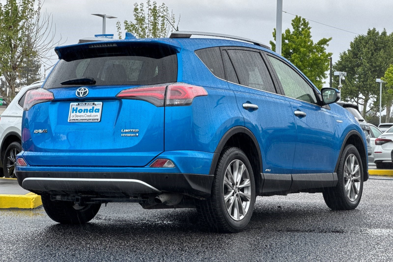 2016 Toyota RAV4 Hybrid Limited photo 3