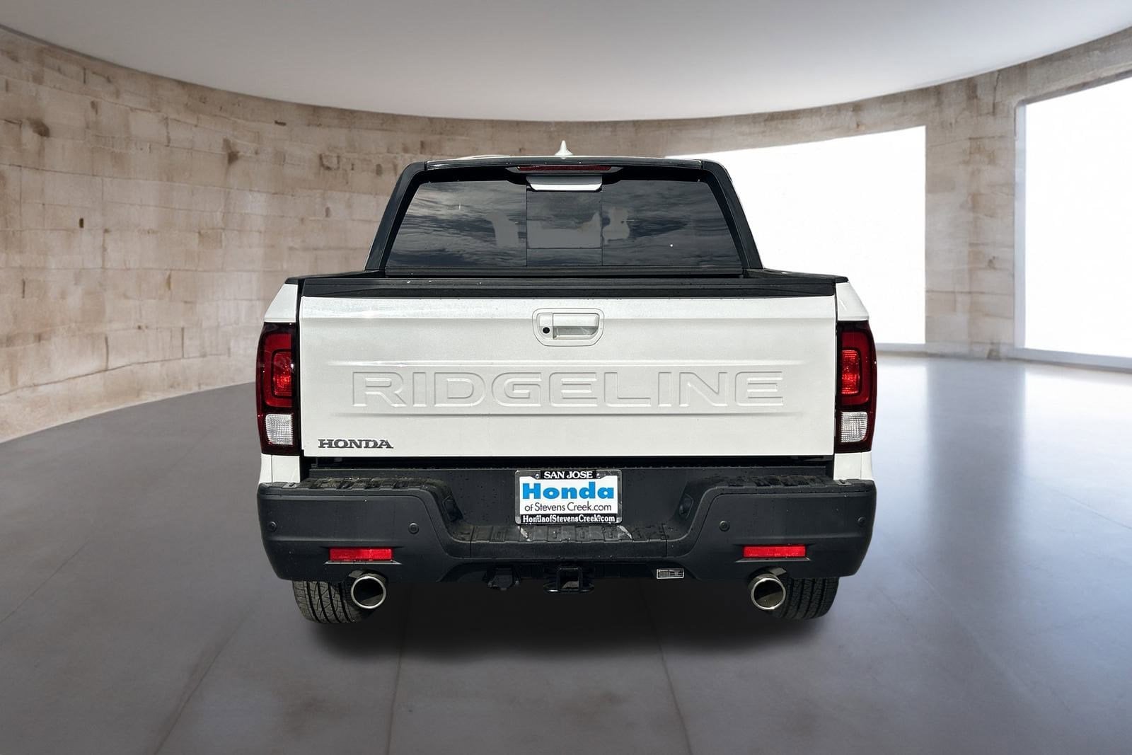 2025 Honda Ridgeline Black Edition photo 4