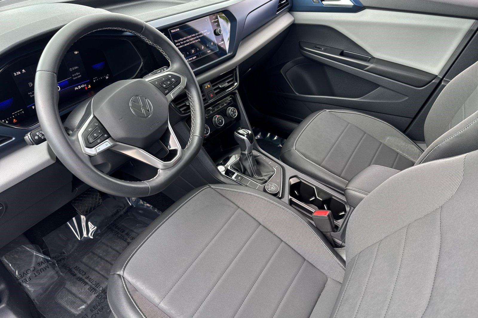 2023 Volkswagen Taos SE photo 4