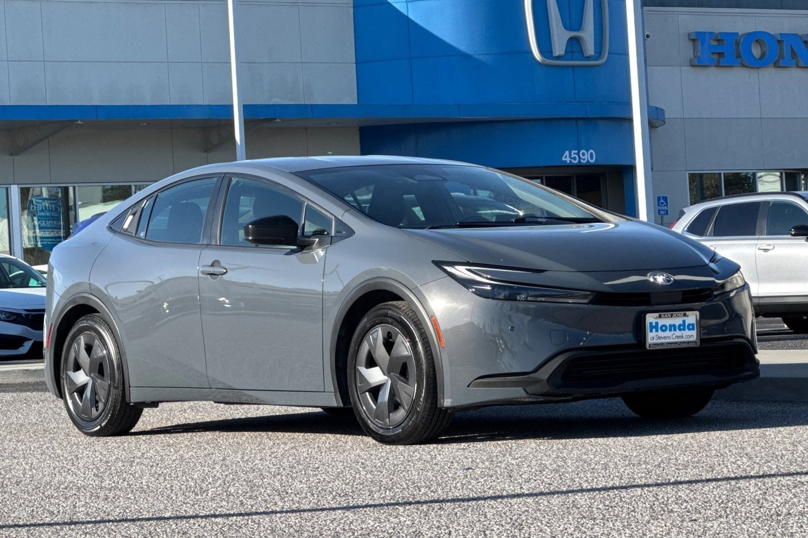 2024 Toyota Prius LE photo 5