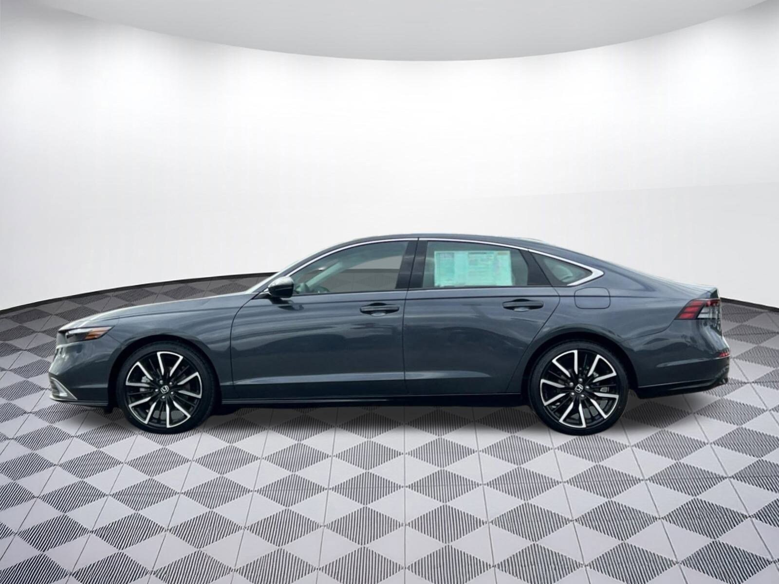 2025 Honda Accord Hybrid Touring photo 2