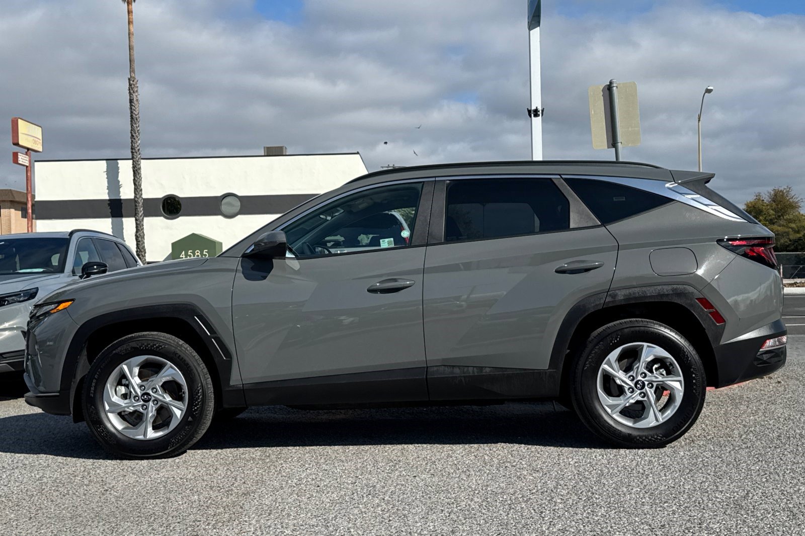 2024 Hyundai Tucson SEL photo 2