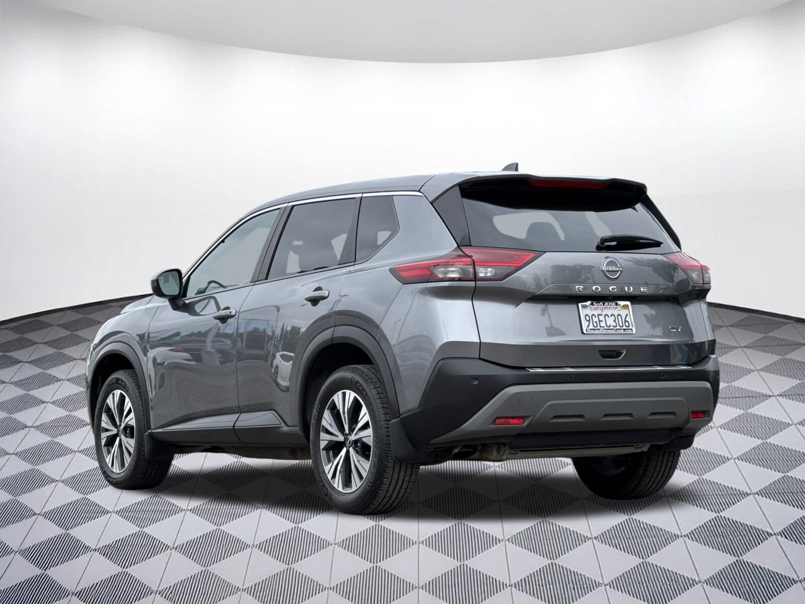 2023 Nissan Rogue SV photo 3