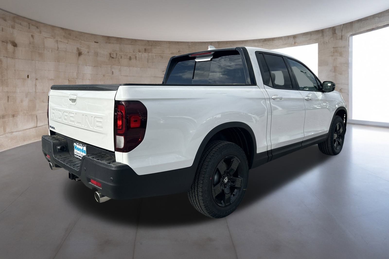 2025 Honda Ridgeline Black Edition photo 3