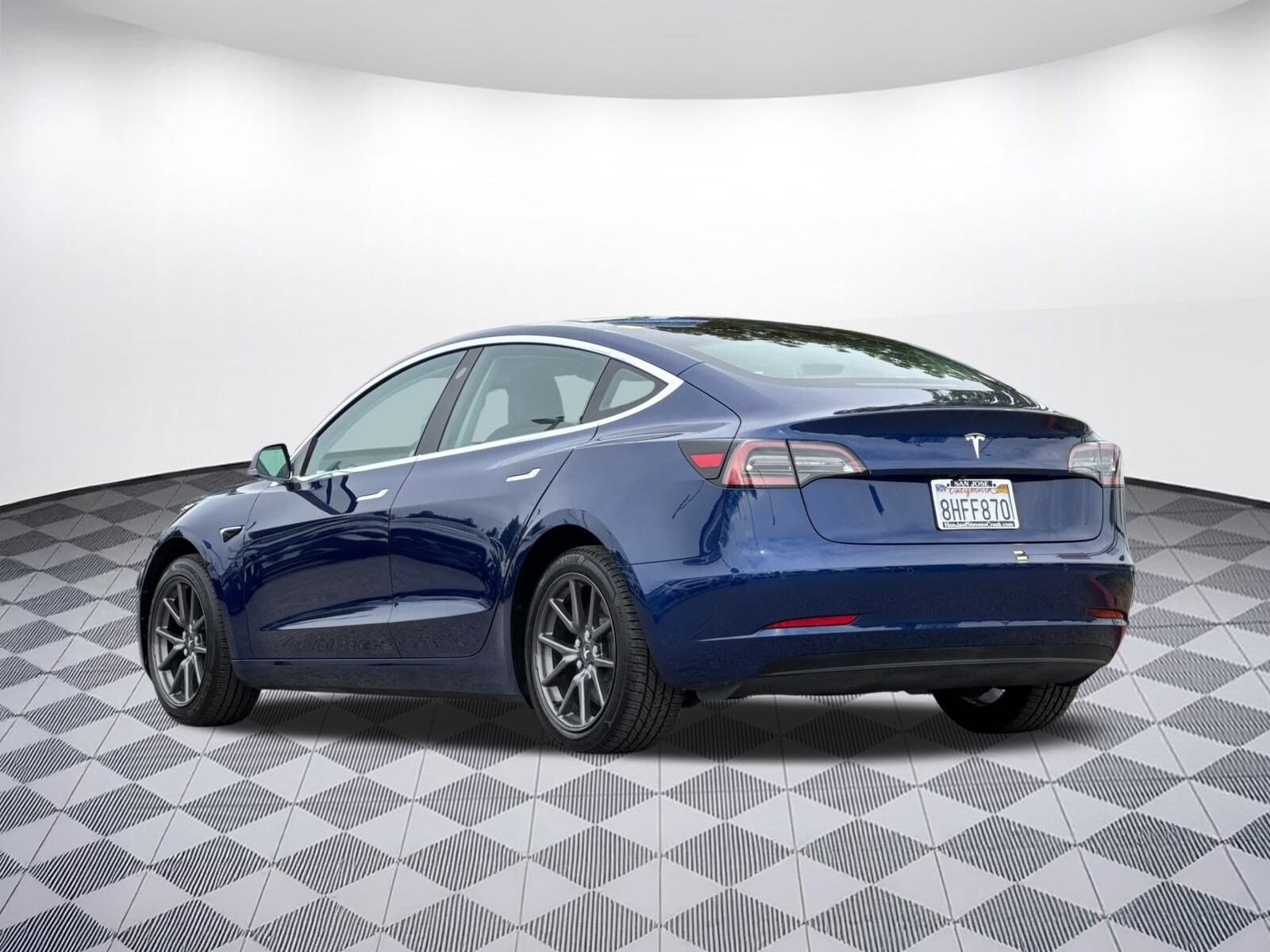 2018 Tesla Model 3 Long Range photo 3