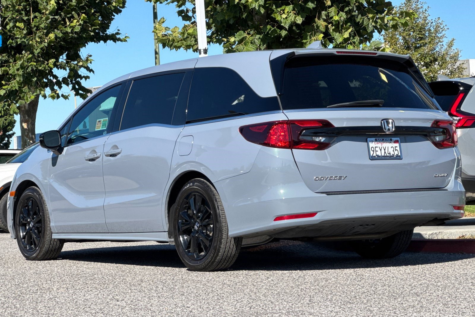 2023 Honda Odyssey Sport photo 3