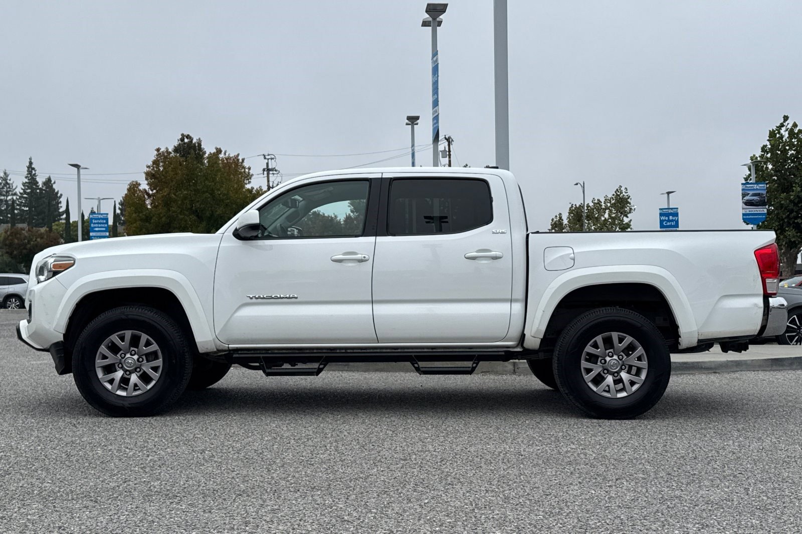 2016 Toyota Tacoma SR5 V6 photo 2
