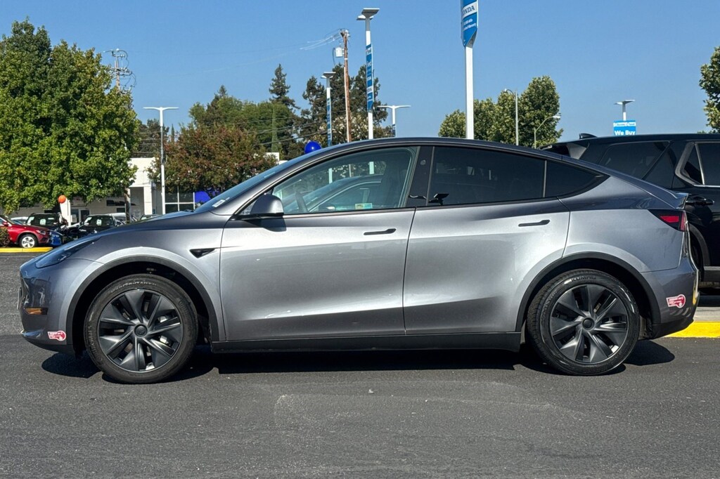 Used 2024 Tesla Model Y Long Range SUV