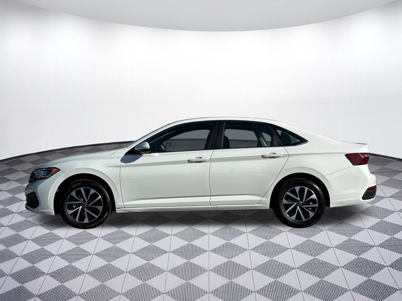 2024 Volkswagen Jetta 1.5T S photo 2
