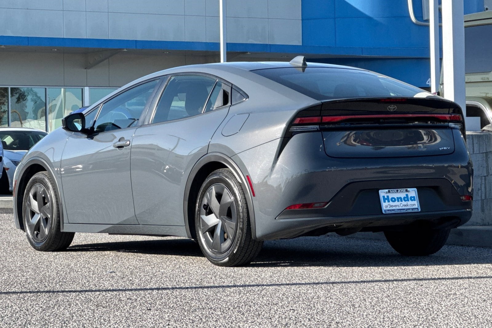 2024 Toyota Prius LE photo 2