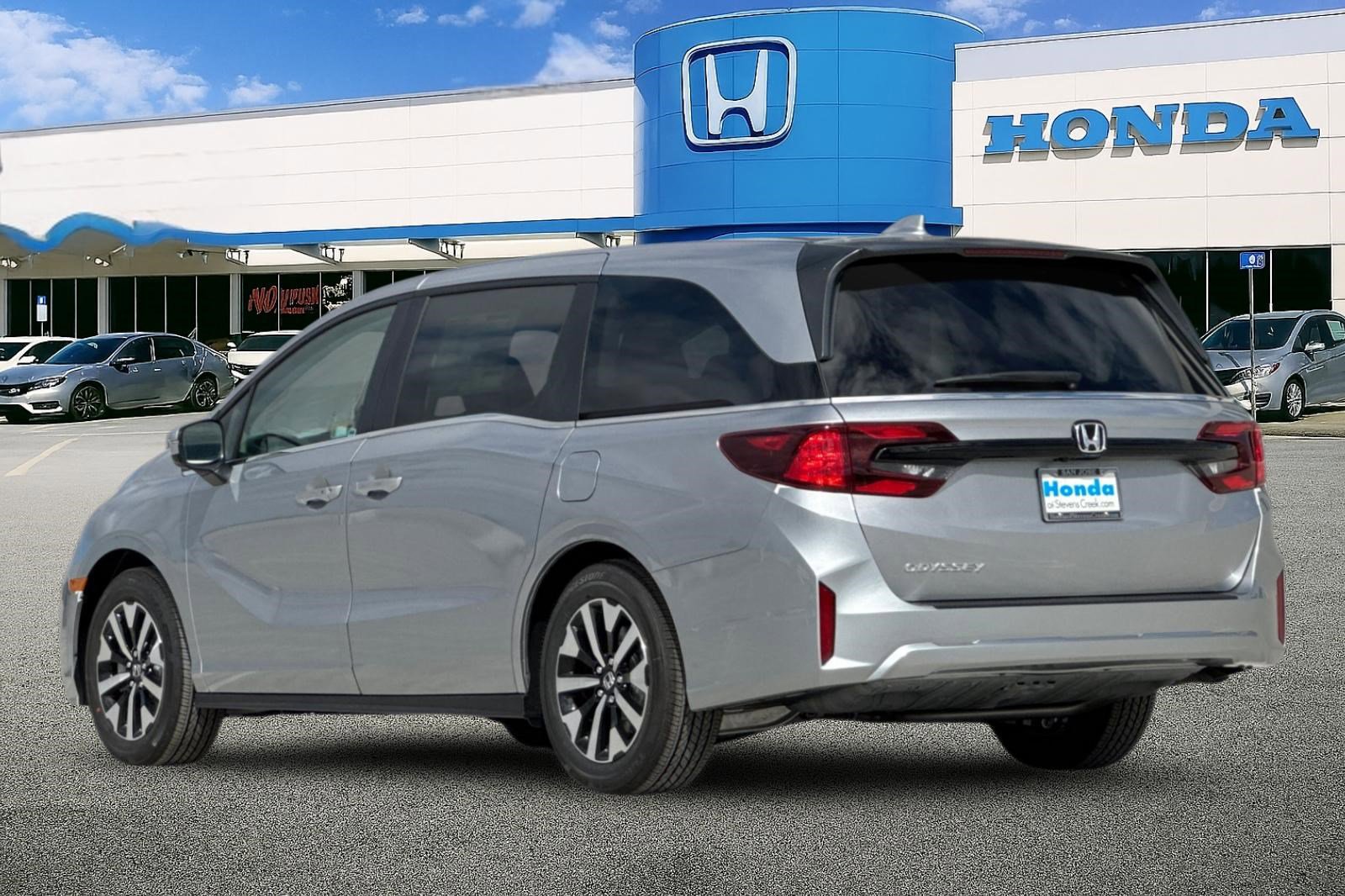 2026 Honda Odyssey EX-L photo 3