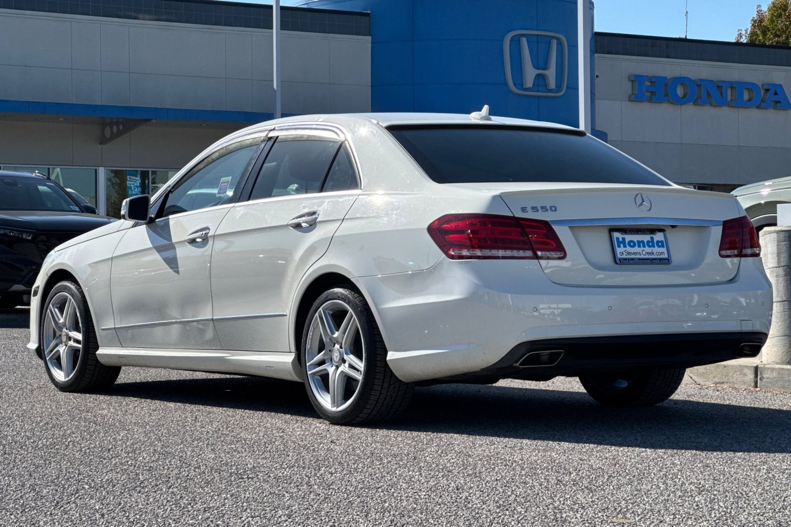 2011 Mercedes Benz E 550 Sedan photo 3