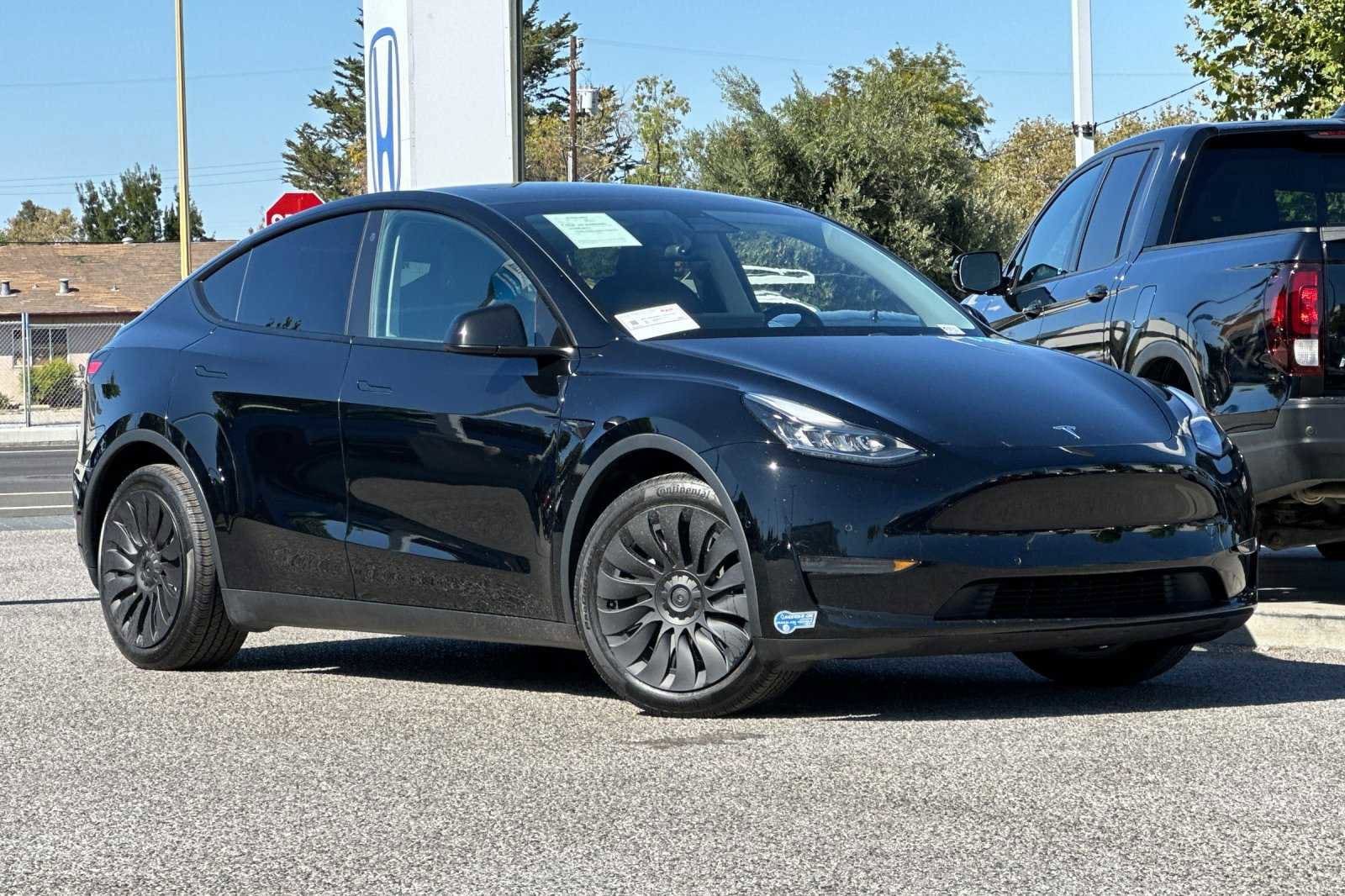 Used 2021 Tesla Model Y Long Range with VIN 5YJYGDEE0MF067313 for sale in San Jose, CA