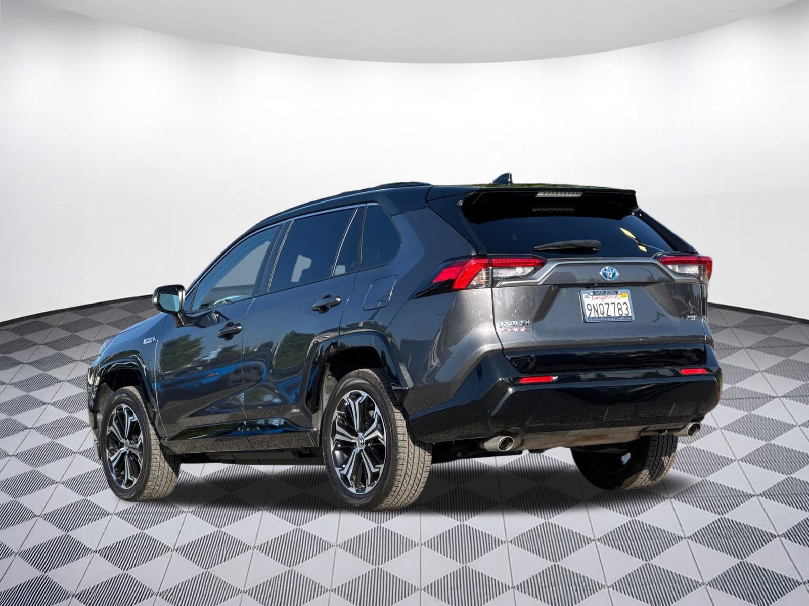 2024 Toyota RAV4 Prime XSE photo 3