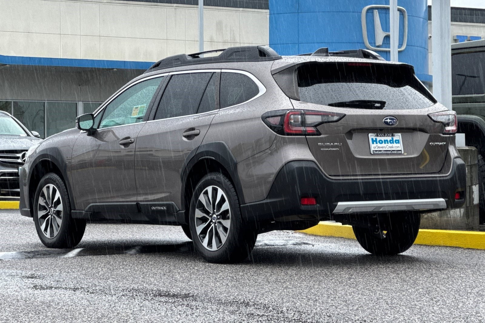 2023 Subaru Outback Limited photo 2