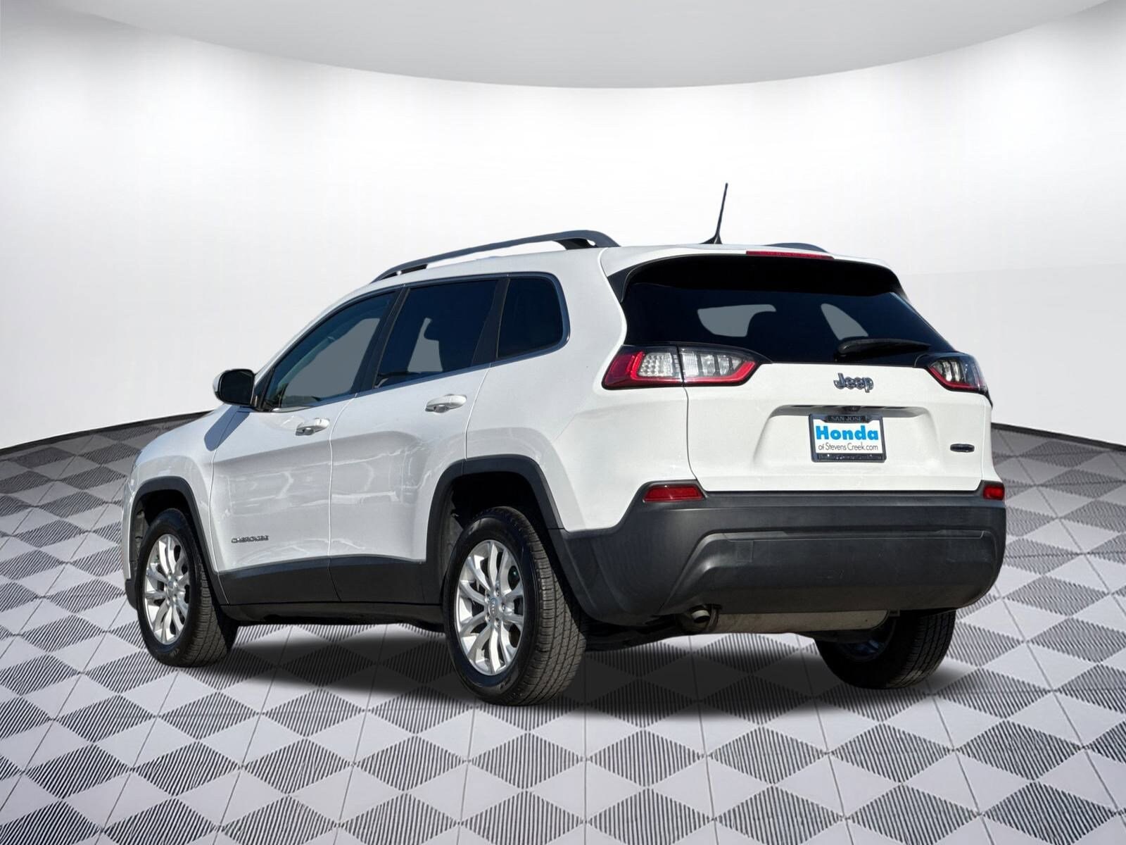 2019 Jeep Cherokee Latitude photo 3